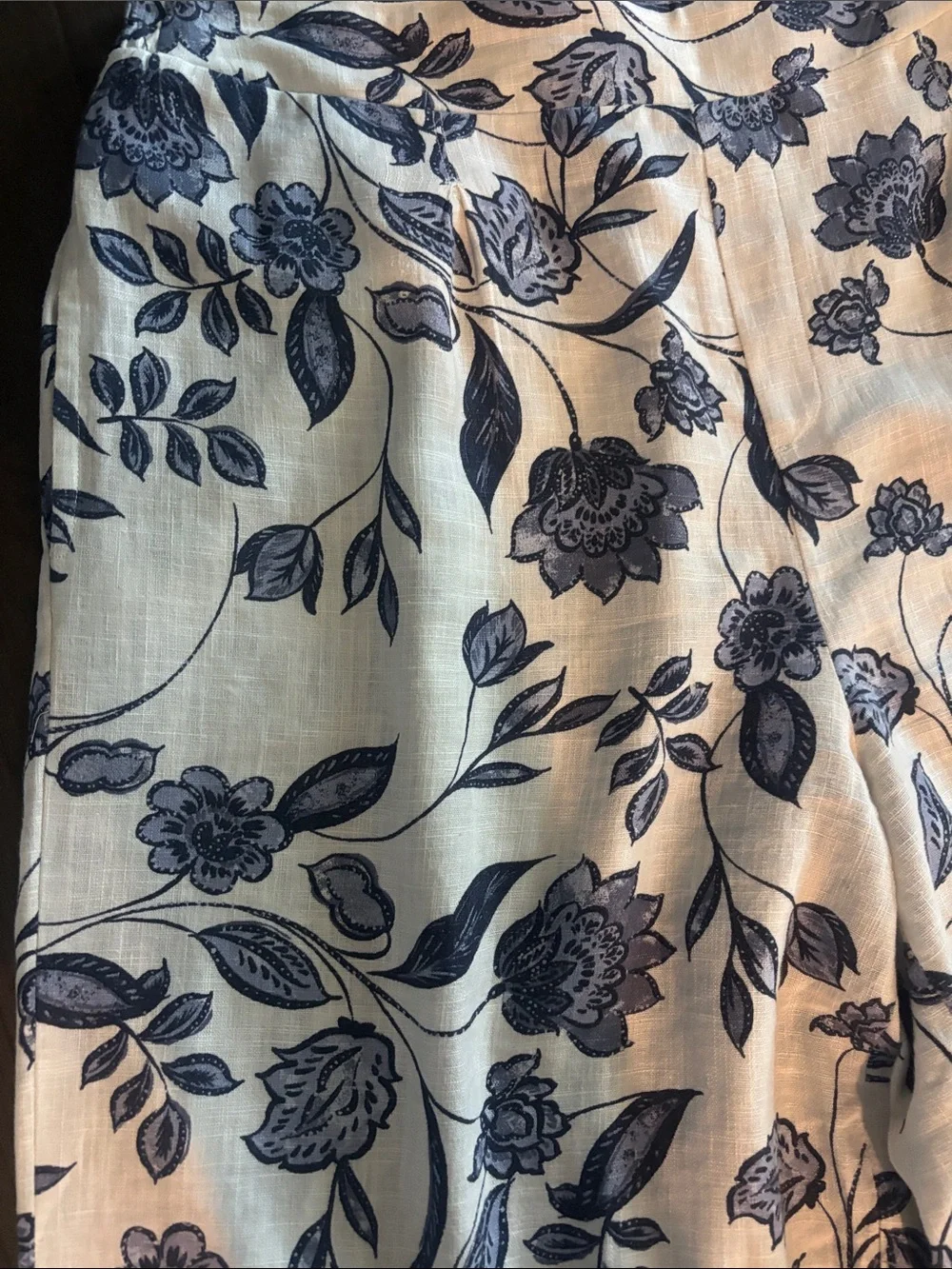 Ella Moss White and Navy Floral Wide-Leg Bermuda Shorts